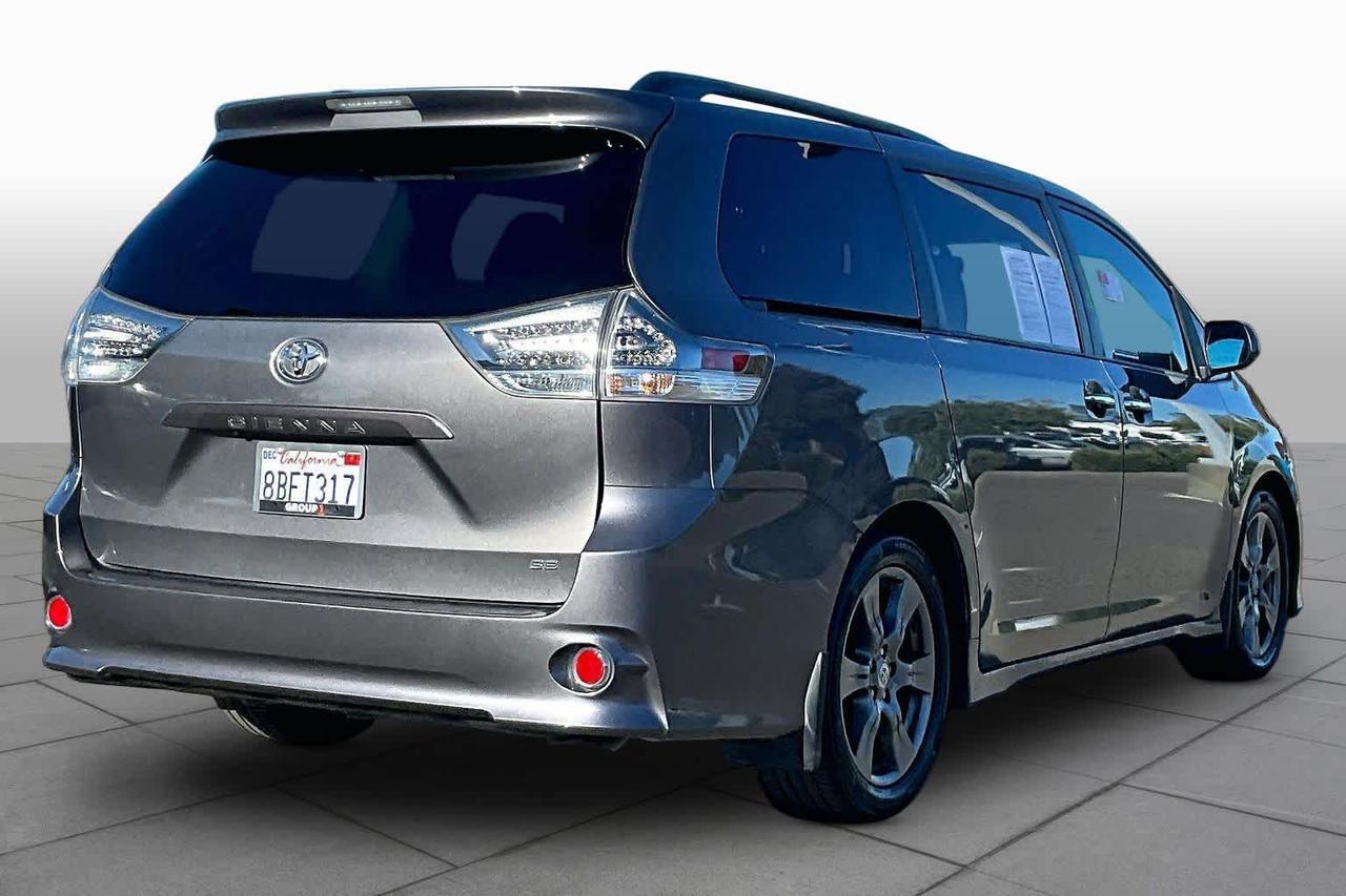 2017 Toyota Sienna SE Premium Folsom CA