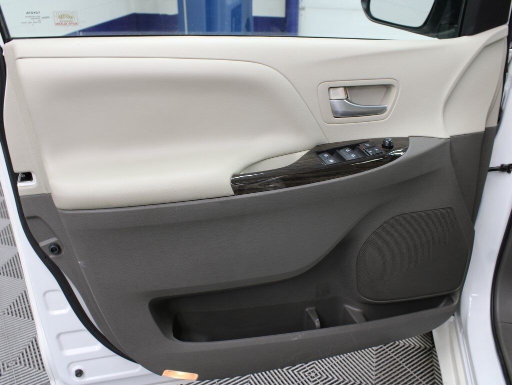 2017 Toyota Sienna XLE AWD Fond du Lac WI