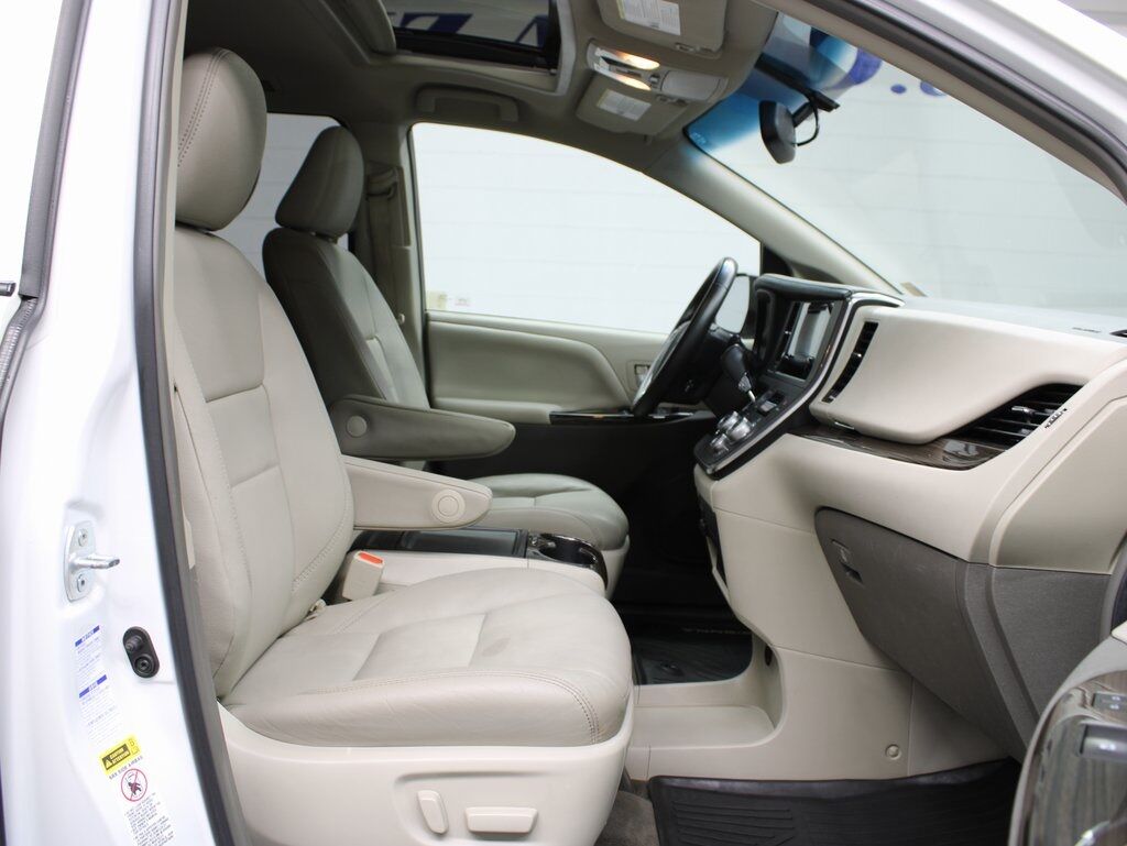 2017 Toyota Sienna XLE AWD Fond du Lac WI