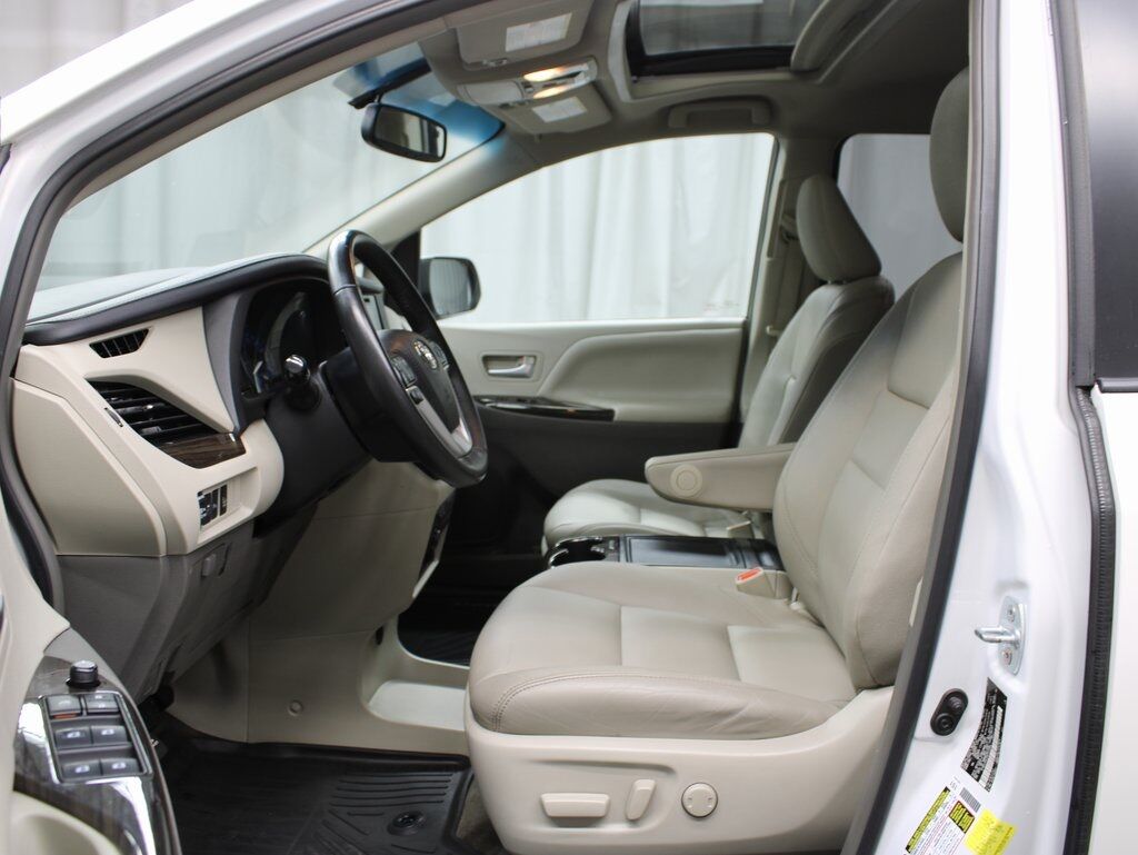 2017 Toyota Sienna XLE AWD Fond du Lac WI