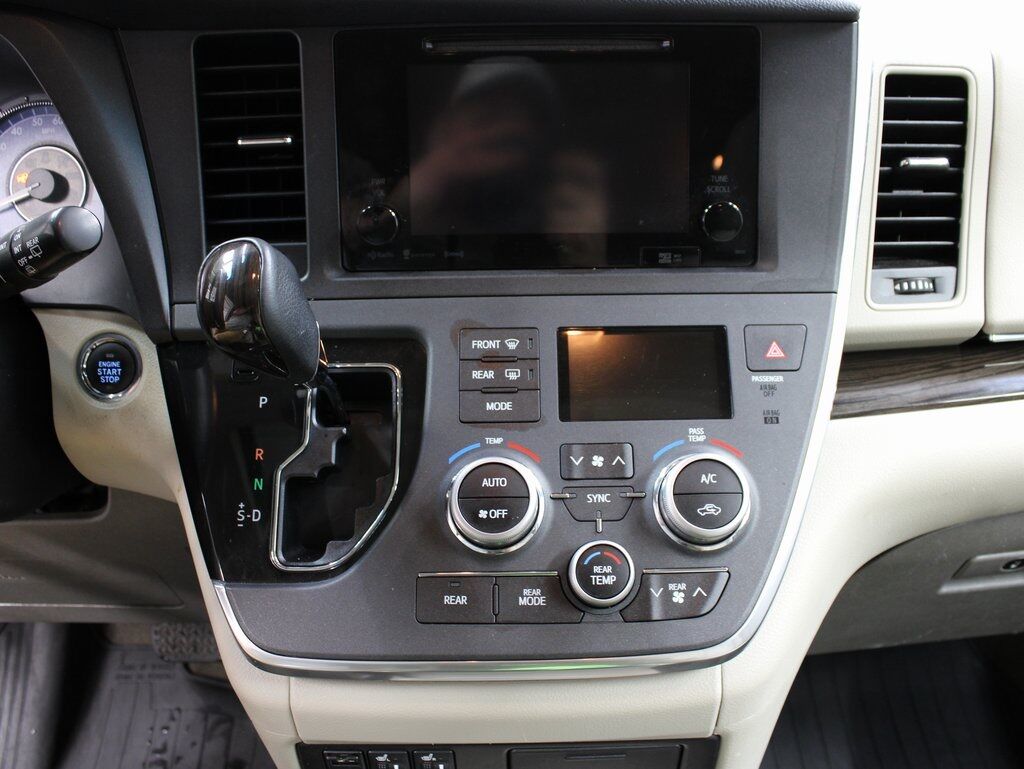 2017 Toyota Sienna XLE AWD Fond du Lac WI