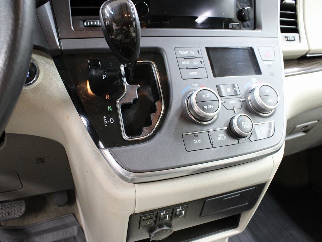 2017 Toyota Sienna XLE AWD Fond du Lac WI