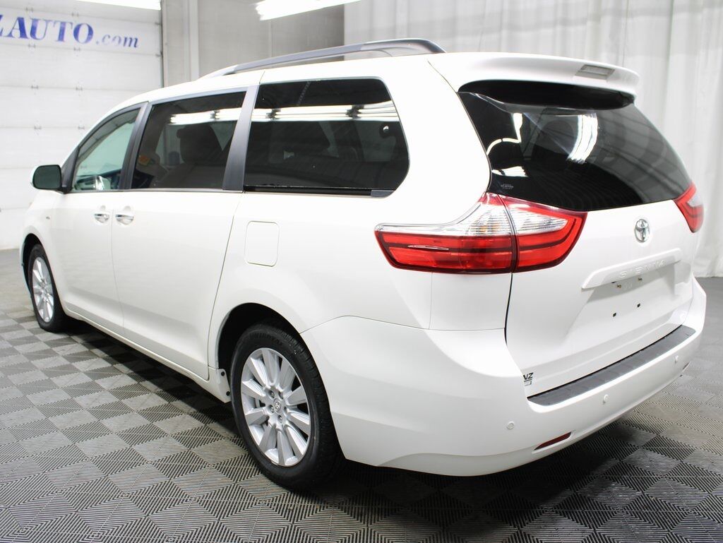 2017 Toyota Sienna XLE AWD Fond du Lac WI