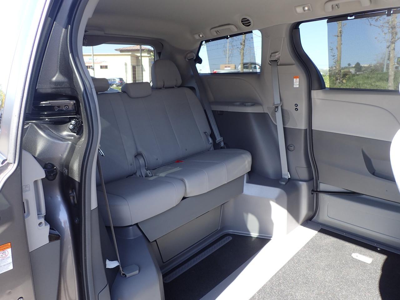 2017 Toyota Sienna XLE Anaheim CA