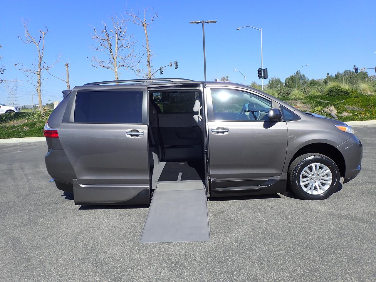 2017 Toyota Sienna XLE Anaheim CA