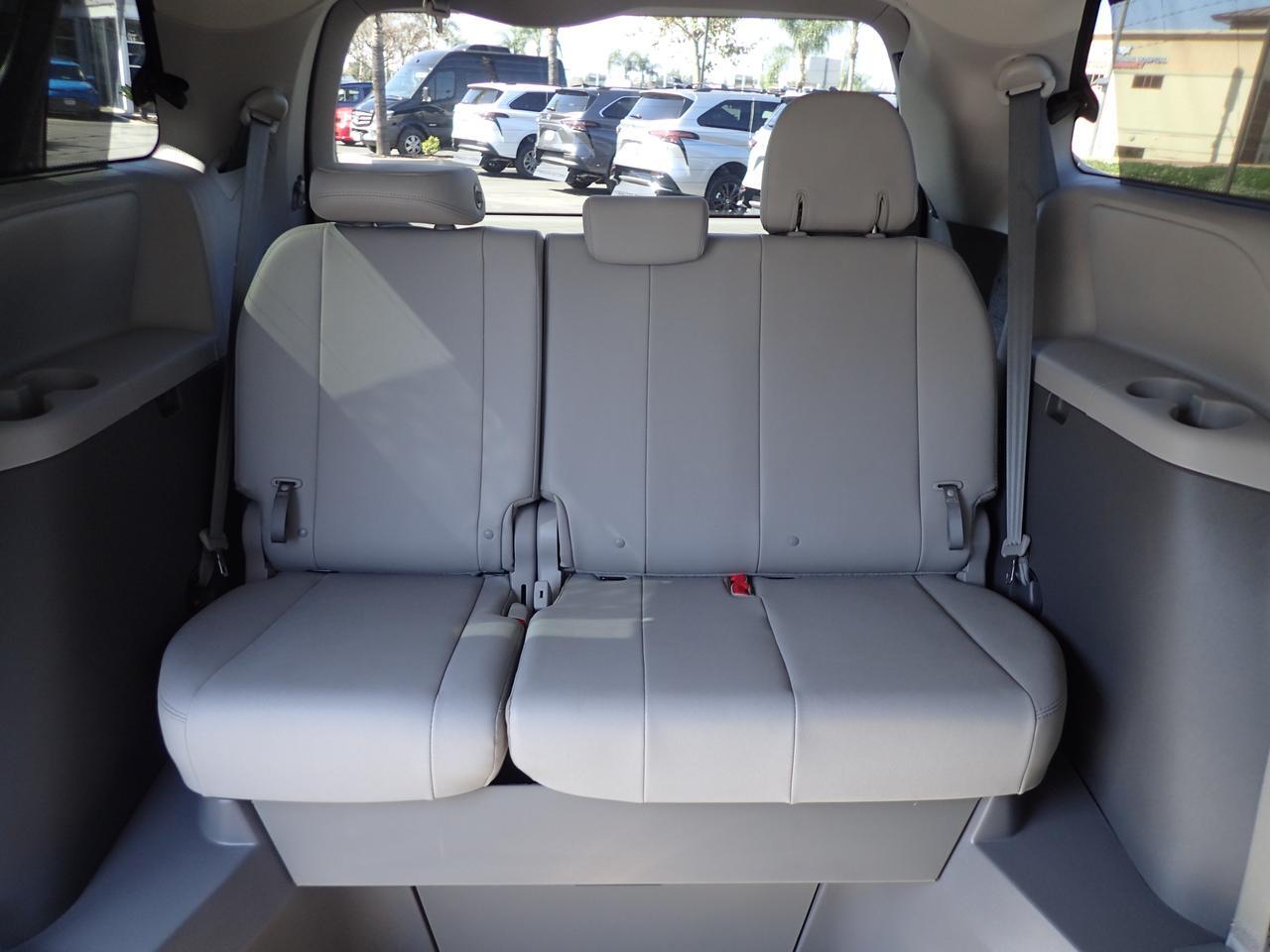 2017 Toyota Sienna XLE Anaheim CA