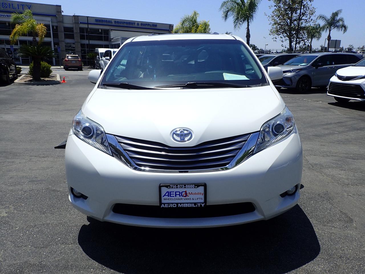 2017 Toyota Sienna XLE