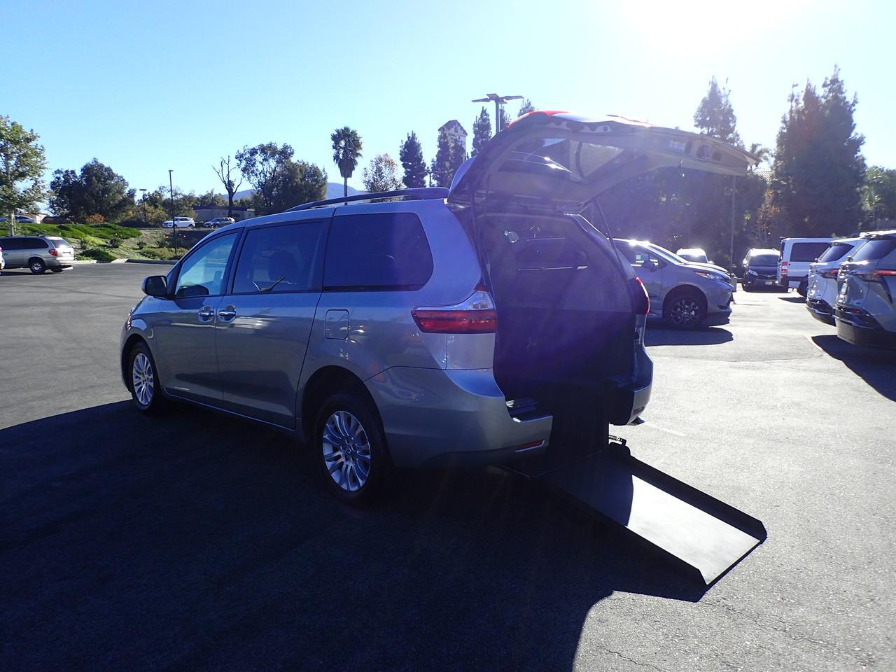 2017 Toyota Sienna XLE Anaheim CA
