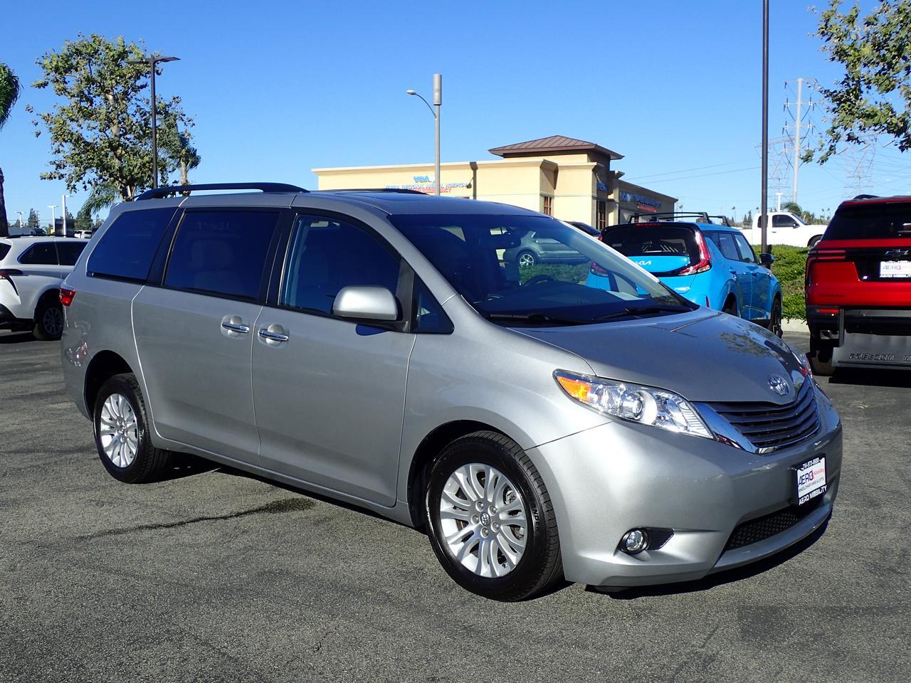 2017 Toyota Sienna XLE