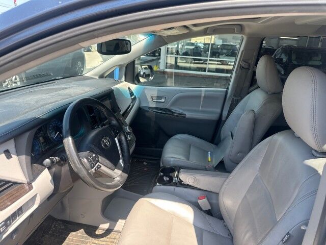 2017 Toyota Sienna XLE Auto Access Seat Cleveland OH