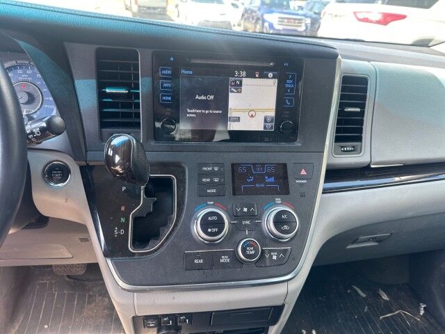 2017 Toyota Sienna XLE Auto Access Seat Cleveland OH