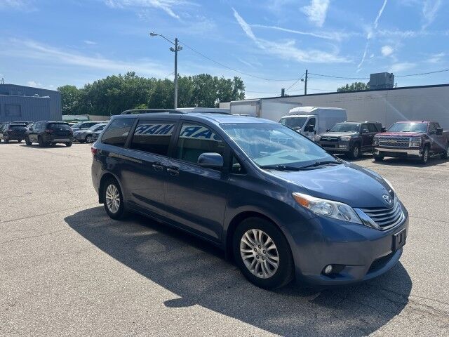 2017 Toyota Sienna XLE Auto Access Seat Cleveland OH