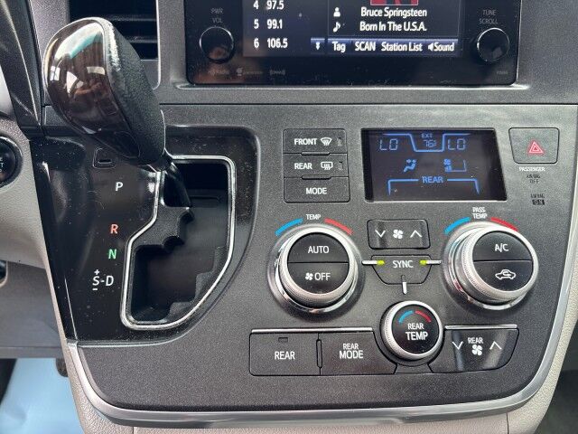 2017 Toyota Sienna XLE Cleveland OH