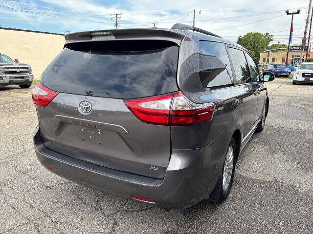 2017 Toyota Sienna XLE Cleveland OH