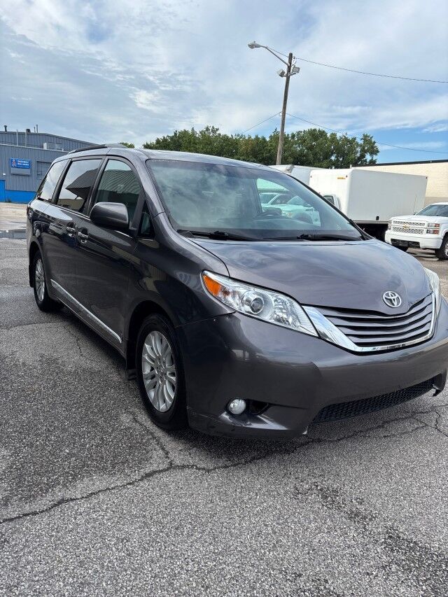 2017 Toyota Sienna XLE Cleveland OH
