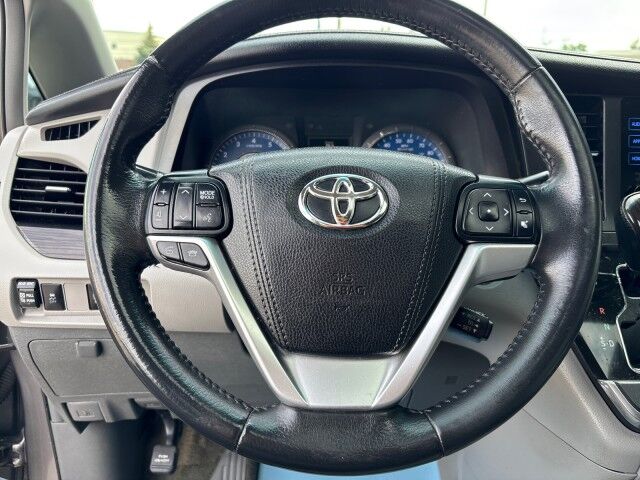 2017 Toyota Sienna XLE Cleveland OH