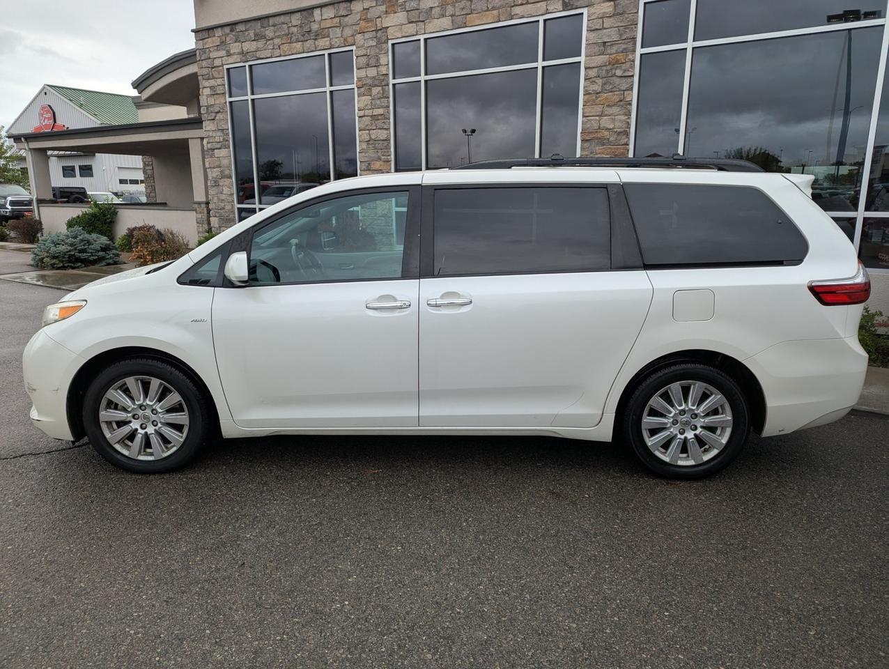 2017 Toyota Sienna XLE Grand Junction CO