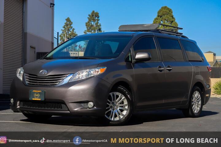 2017 Toyota Sienna XLE Minivan 4D Long Beach CA