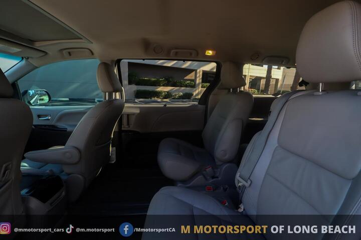 2017 Toyota Sienna XLE Minivan 4D Long Beach CA