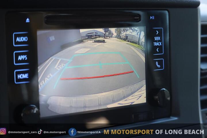 2017 Toyota Sienna XLE Minivan 4D Long Beach CA