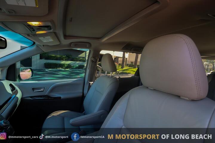 2017 Toyota Sienna XLE Minivan 4D Long Beach CA