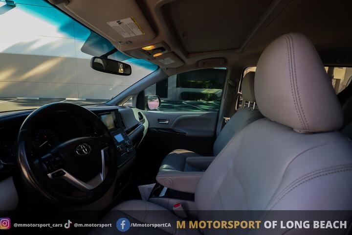 2017 Toyota Sienna XLE Minivan 4D Long Beach CA