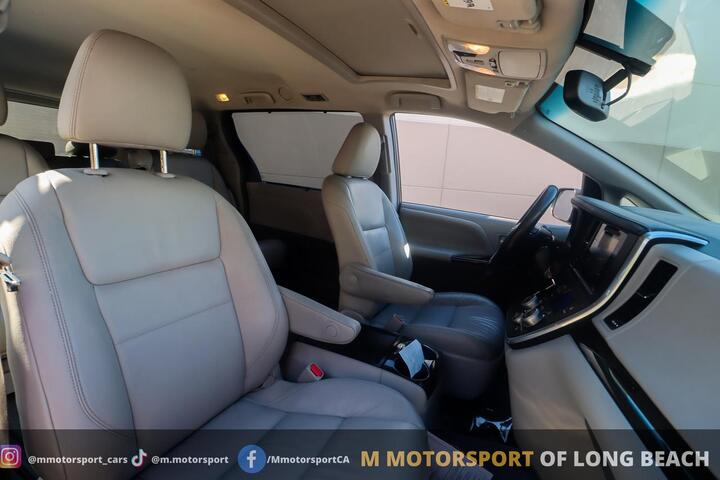 2017 Toyota Sienna XLE Minivan 4D Long Beach CA