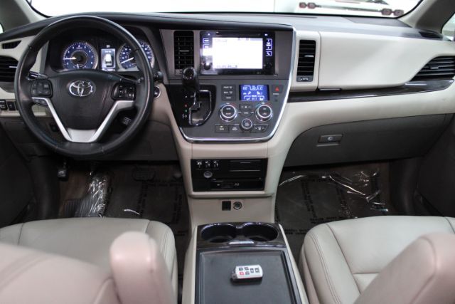 2017 Toyota Sienna XLE Premium 8 Passenger Chantilly VA