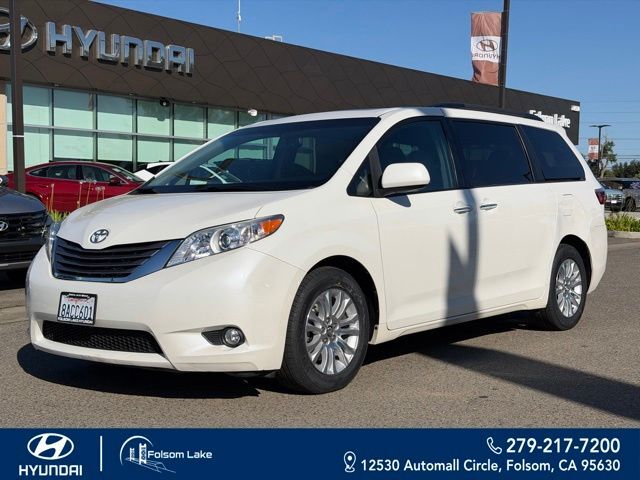 2017 Toyota Sienna XLE Premium