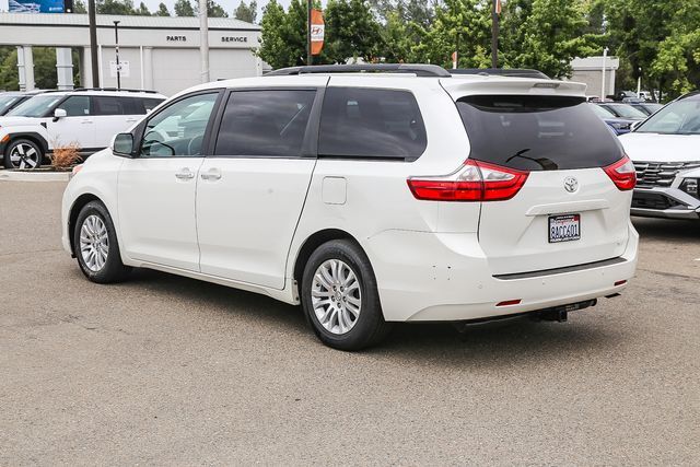 2017 Toyota Sienna XLE Premium