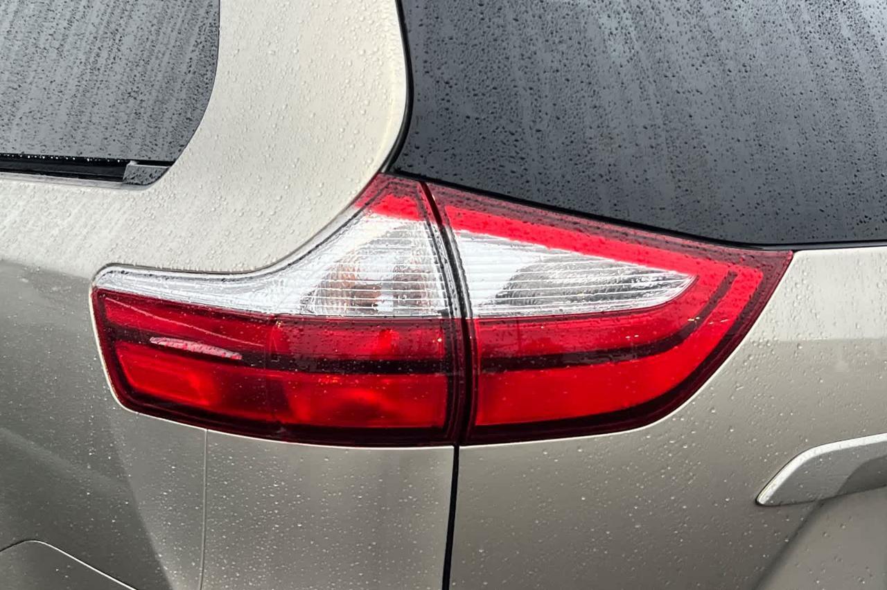 2017 Toyota Sienna XLE Premium Roseville CA