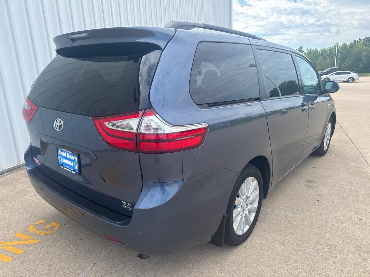 2017 Toyota Sienna XLE Premium West Burlington IA
