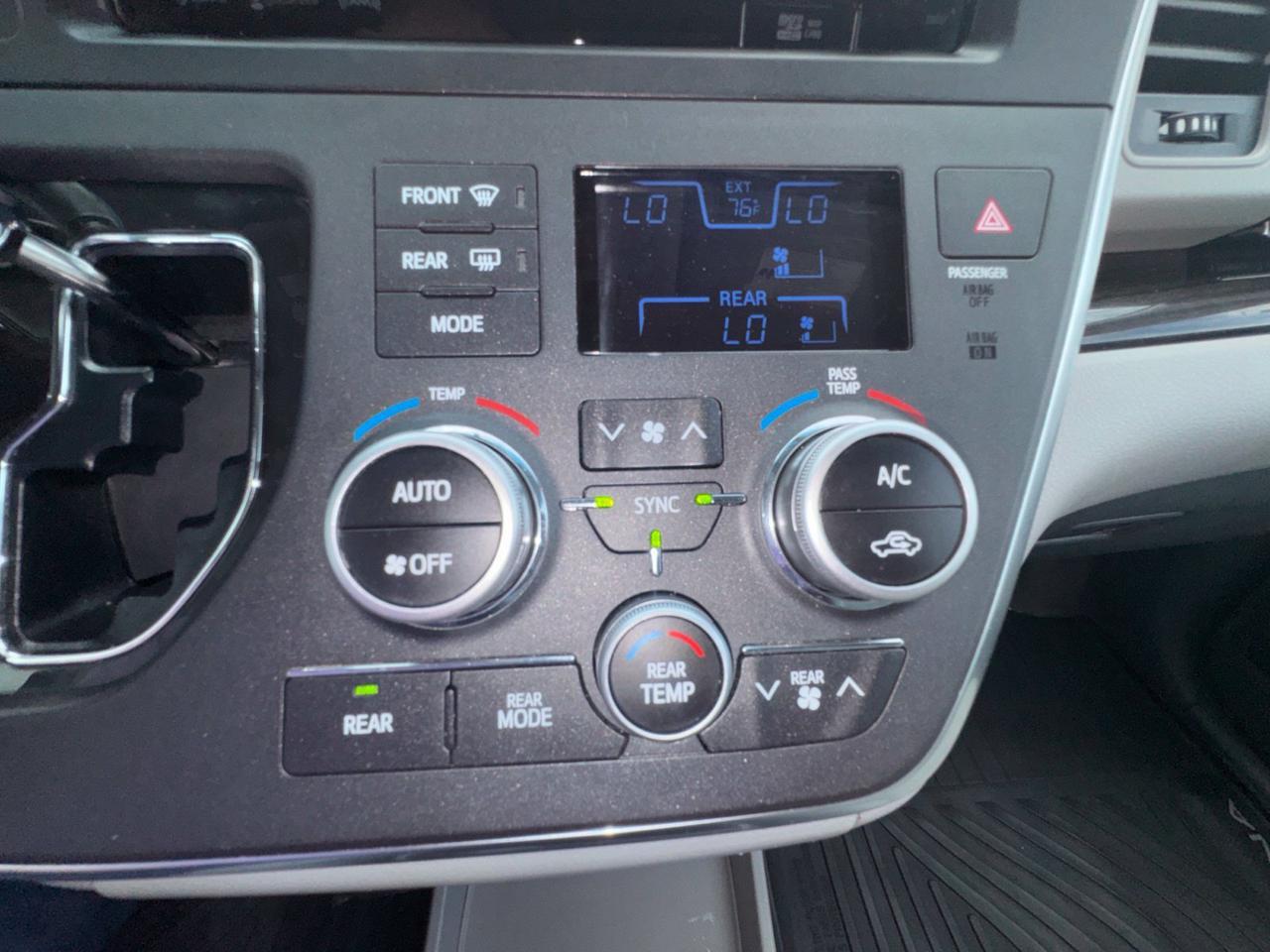 2017 Toyota Sienna XLE Premium West Burlington IA