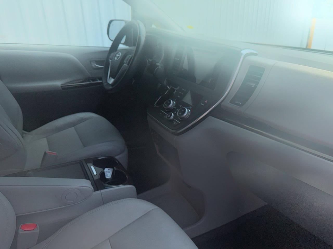 2017 Toyota Sienna XLE Premium West Burlington IA