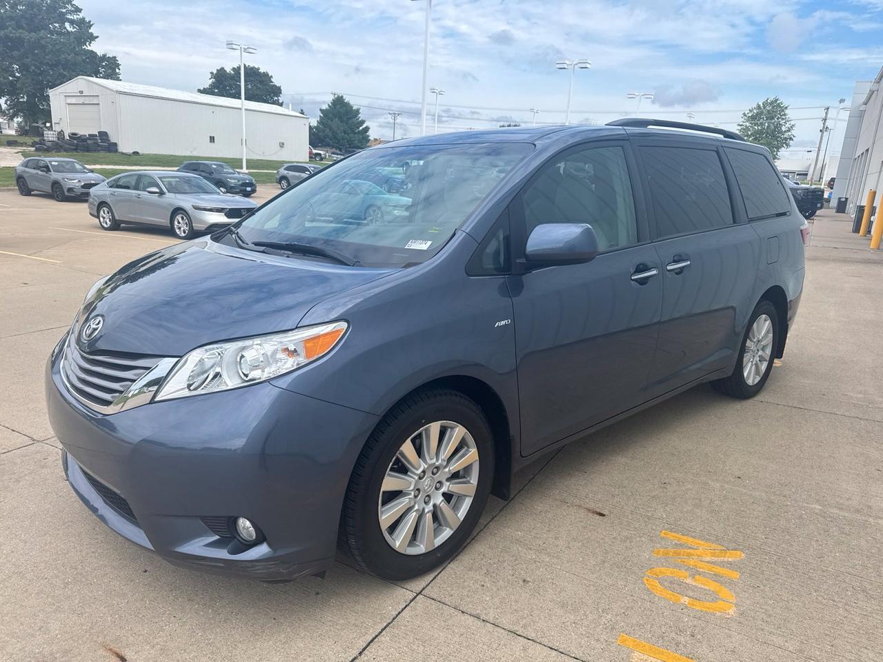 2017 Toyota Sienna XLE Premium West Burlington IA