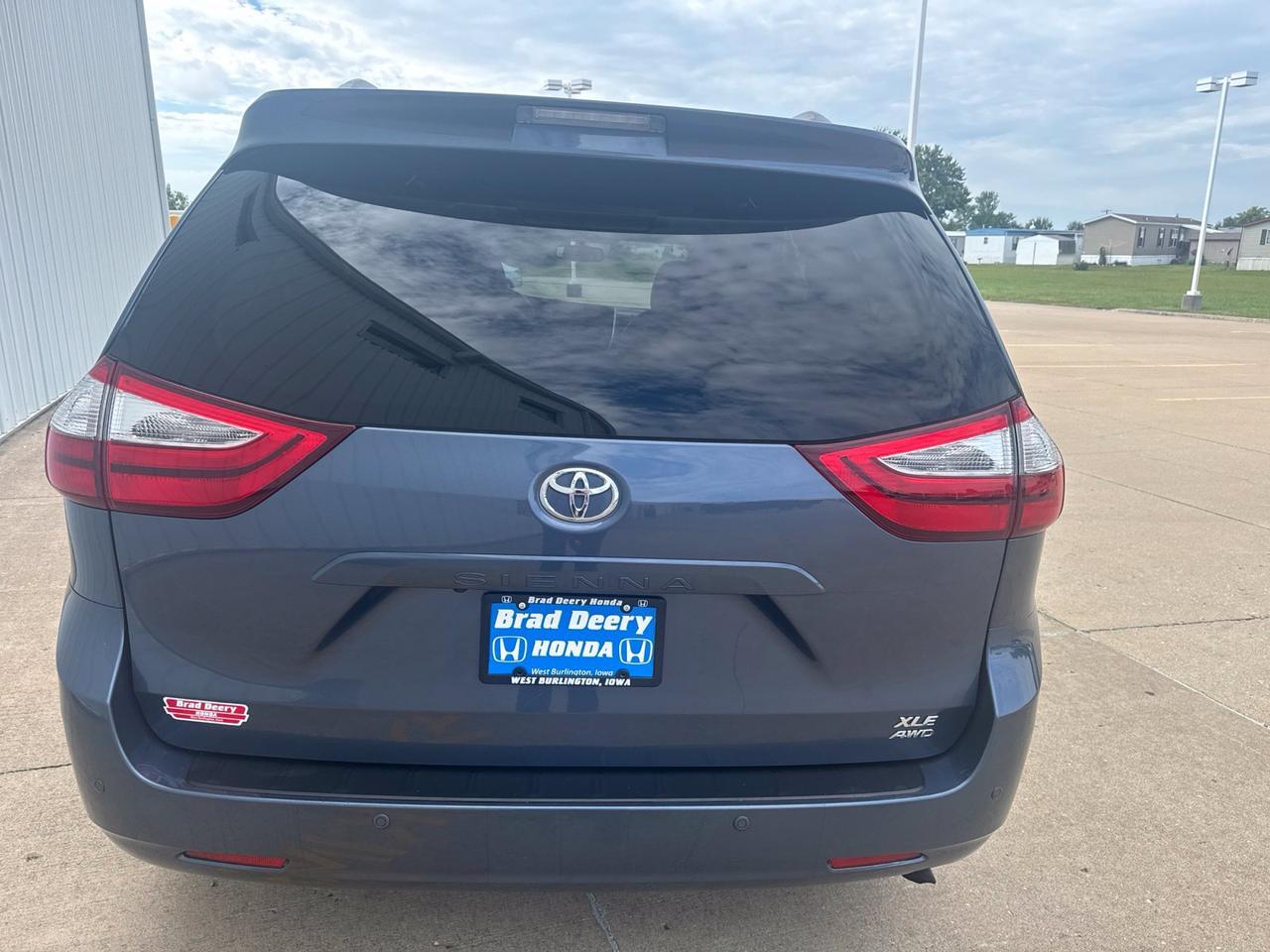 2017 Toyota Sienna XLE Premium West Burlington IA