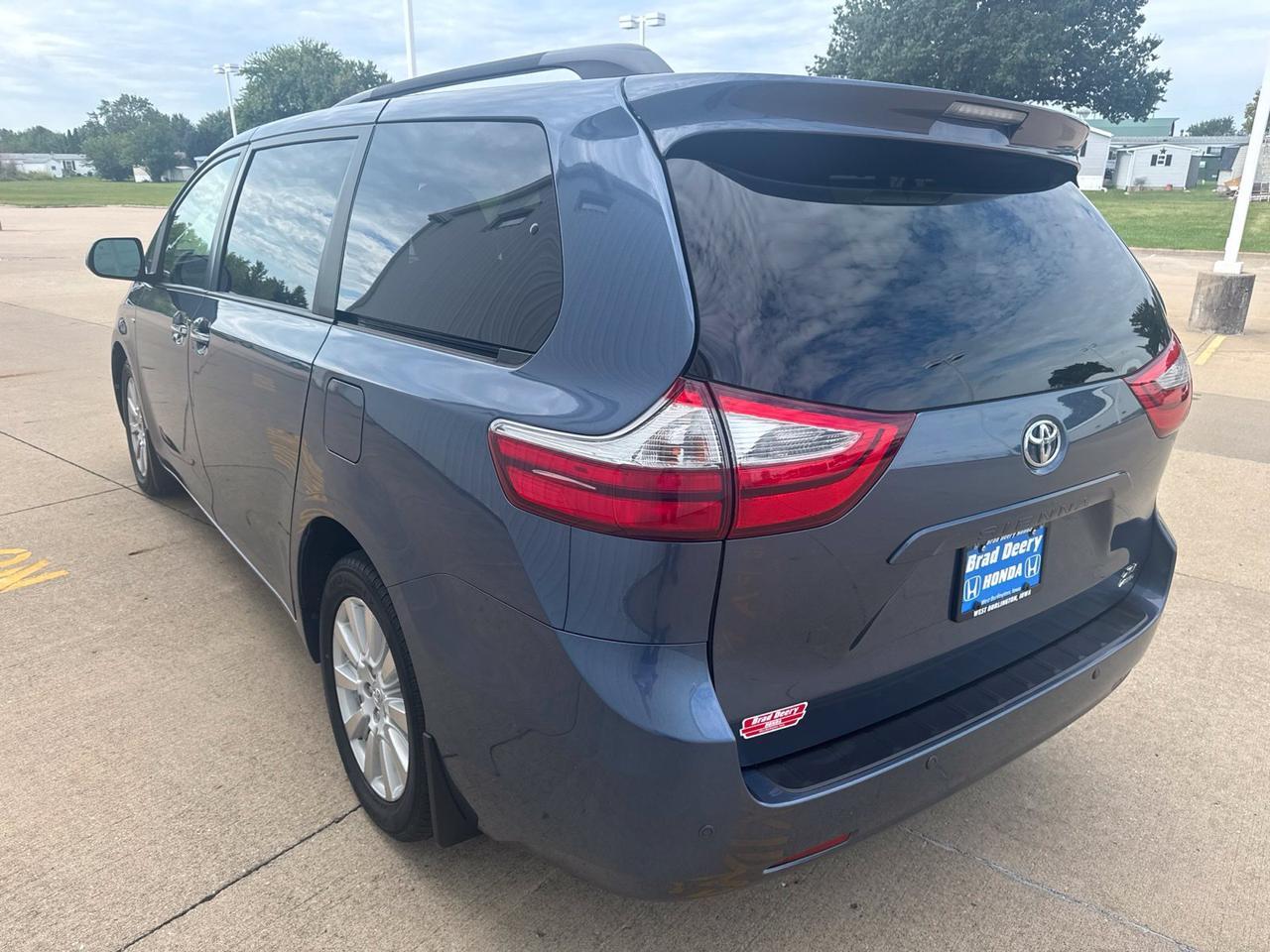 2017 Toyota Sienna XLE Premium West Burlington IA