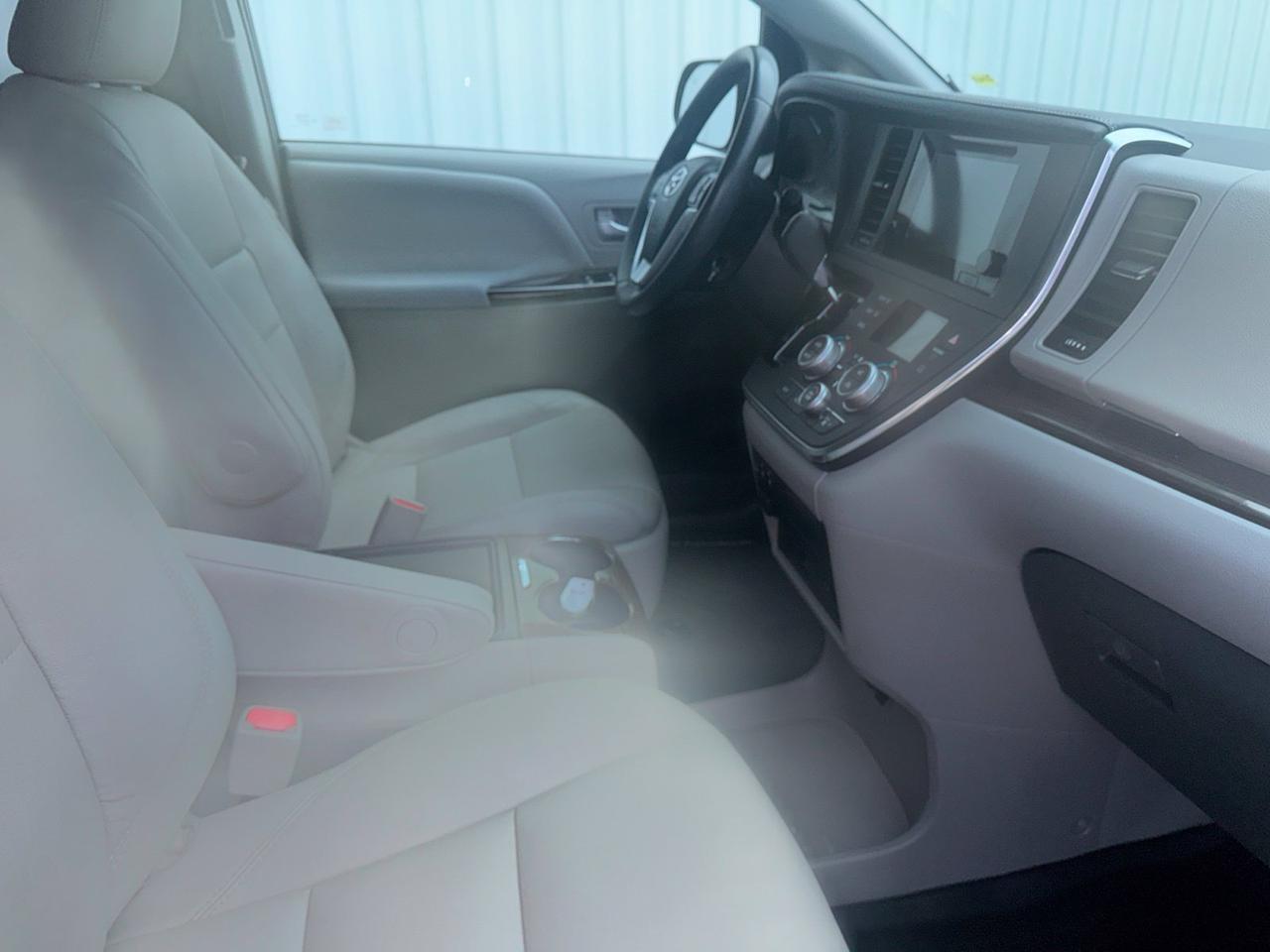 2017 Toyota Sienna XLE Premium West Burlington IA