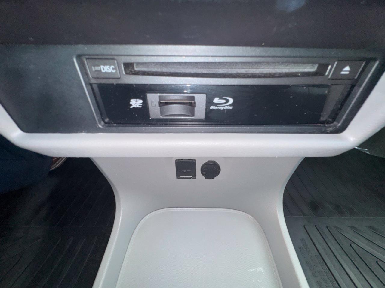 2017 Toyota Sienna XLE Premium West Burlington IA