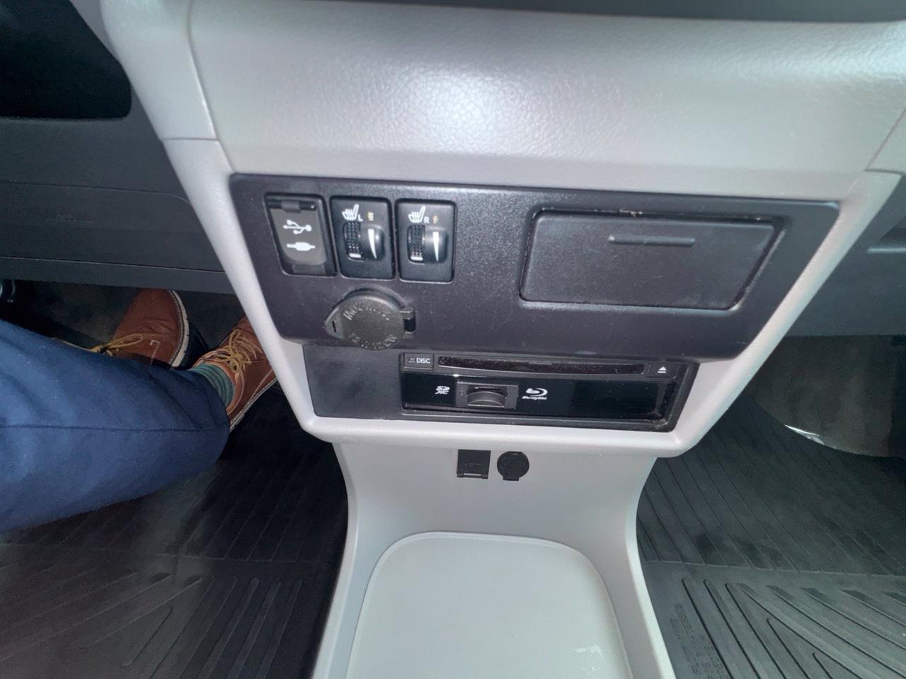 2017 Toyota Sienna XLE Premium West Burlington IA