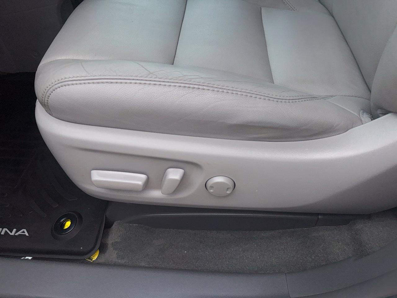 2017 Toyota Sienna XLE Premium West Burlington IA
