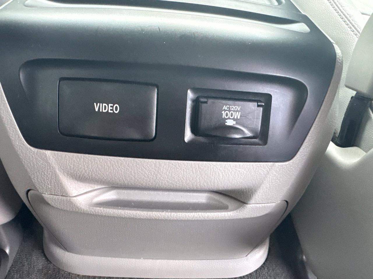 2017 Toyota Sienna XLE Premium West Burlington IA
