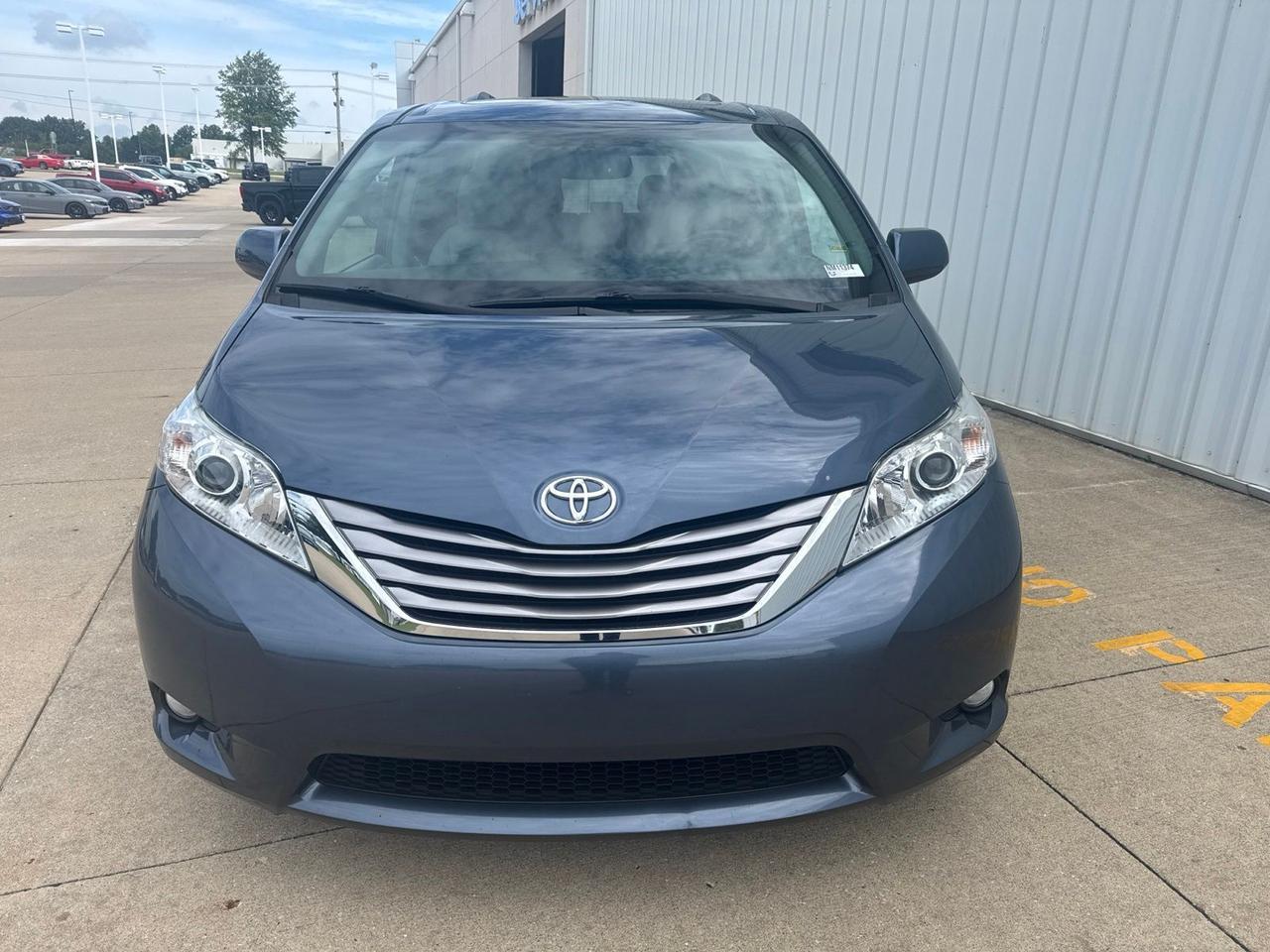 2017 Toyota Sienna XLE Premium