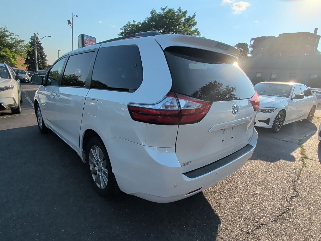 2017 Toyota Sienna XLE Premium Worcester MA