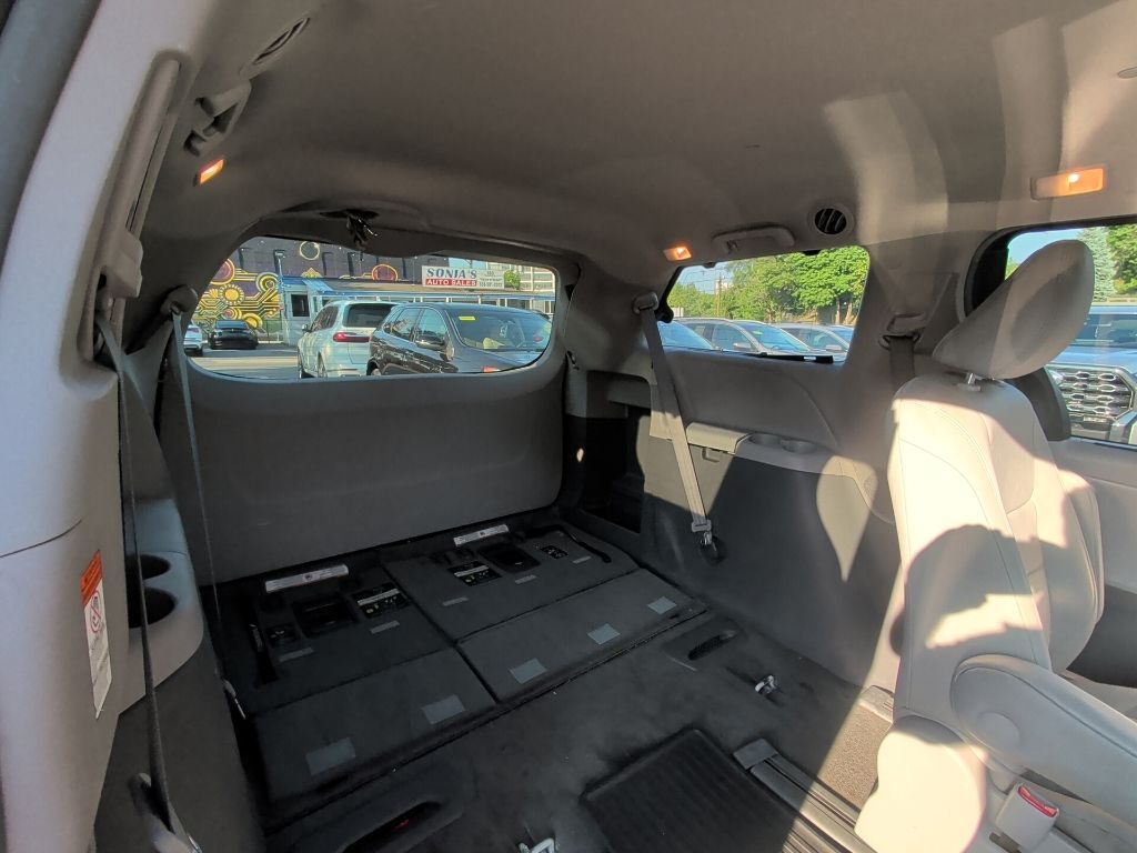 2017 Toyota Sienna XLE Premium Worcester MA