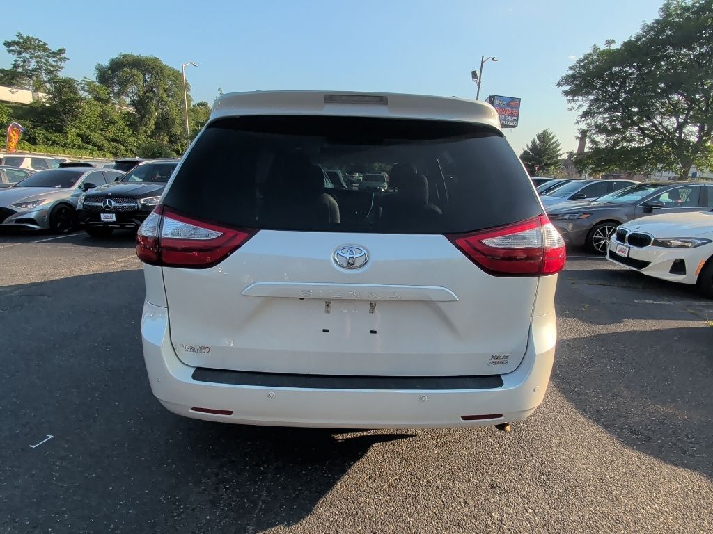 2017 Toyota Sienna XLE Premium Worcester MA