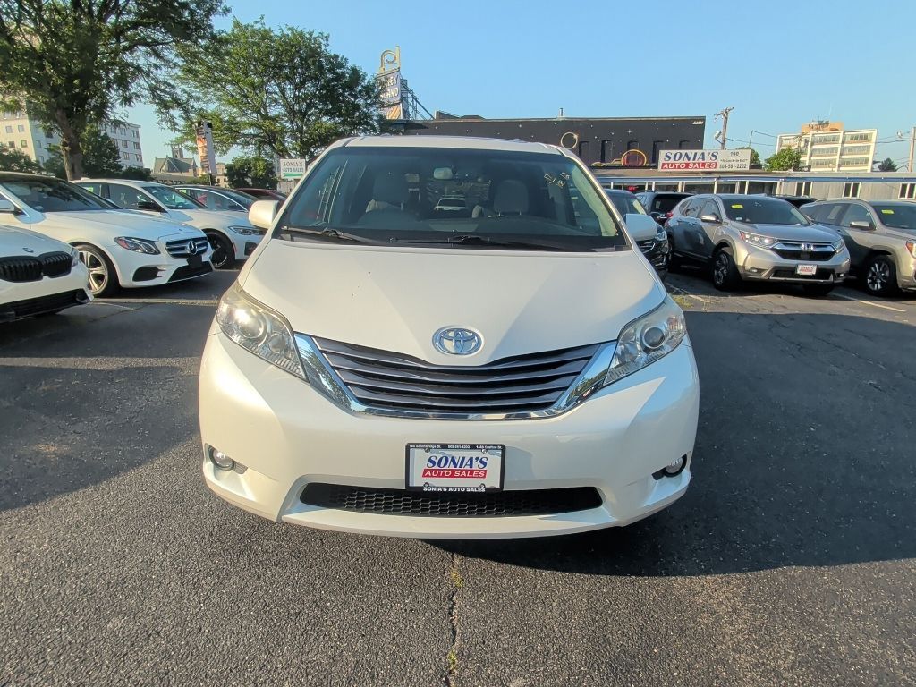 2017 Toyota Sienna XLE Premium