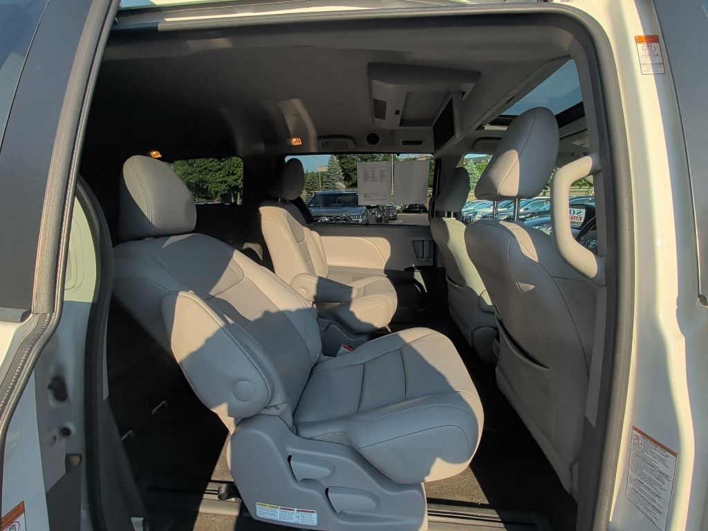 2017 Toyota Sienna XLE Premium Worcester MA