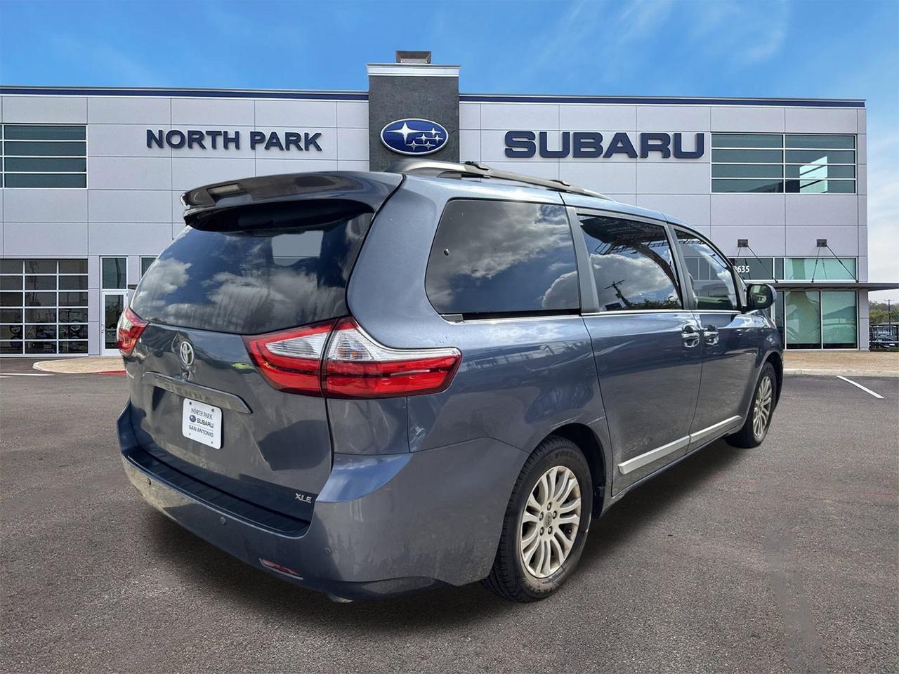 2017 Toyota Sienna XLE San Antonio TX