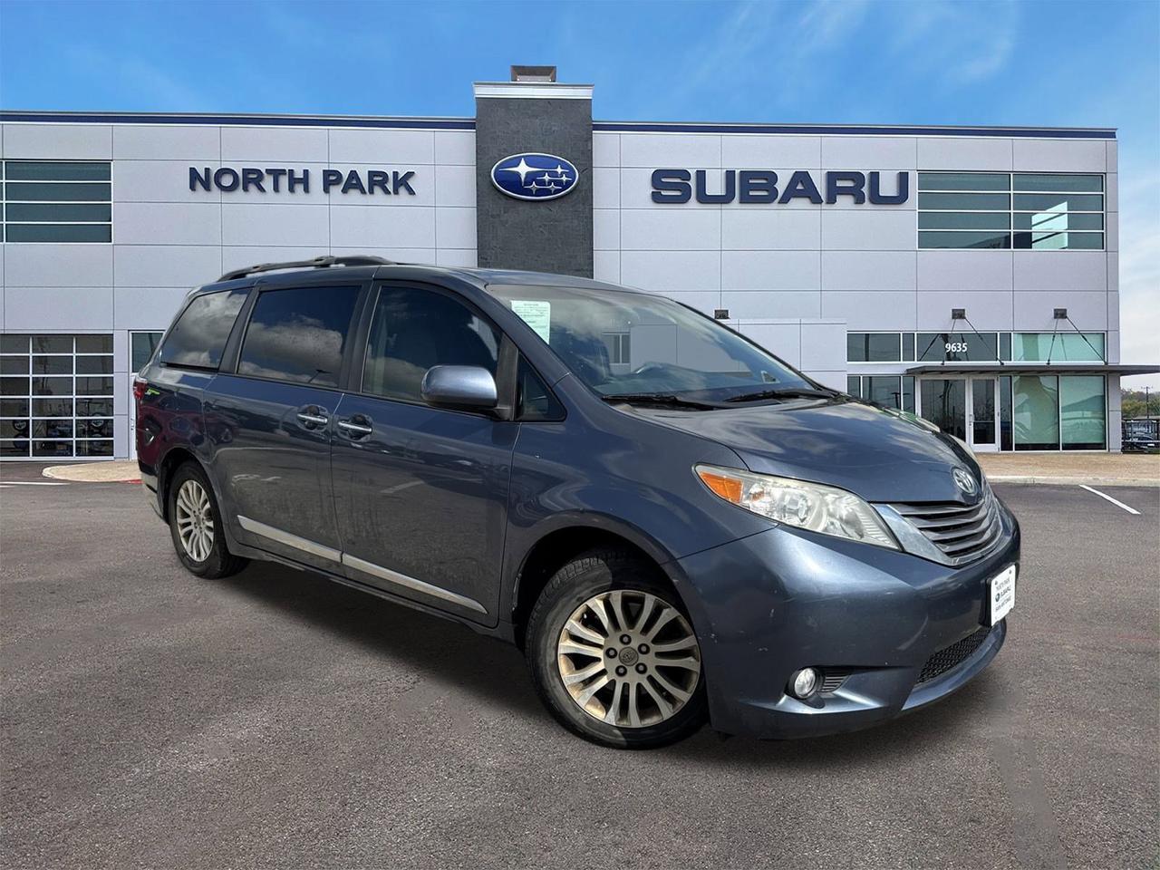 2017 Toyota Sienna XLE